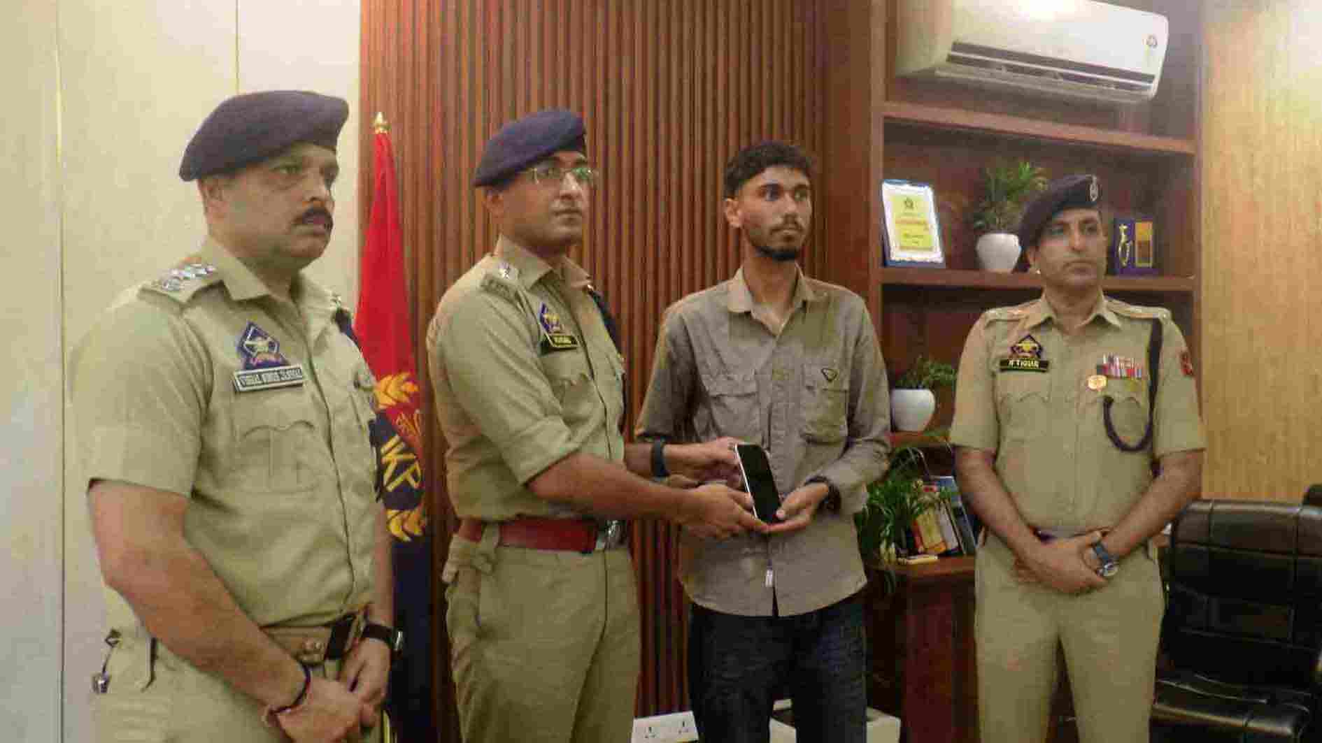 Reasi Police recovers 206 missing mobile phones